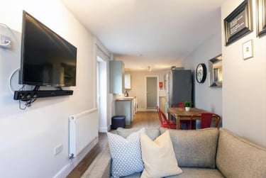 1 bed house, Daniel Street, Cathays, Cardiff, CF244NY - Image 2